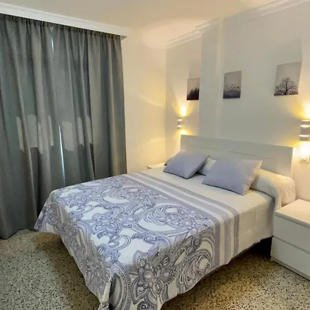 Hermoso Edificio Frente Al Mar Con Gran Terraza Y Hermosas Vistas *